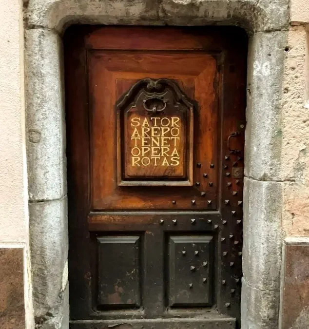 La misteriosa plaza Sator